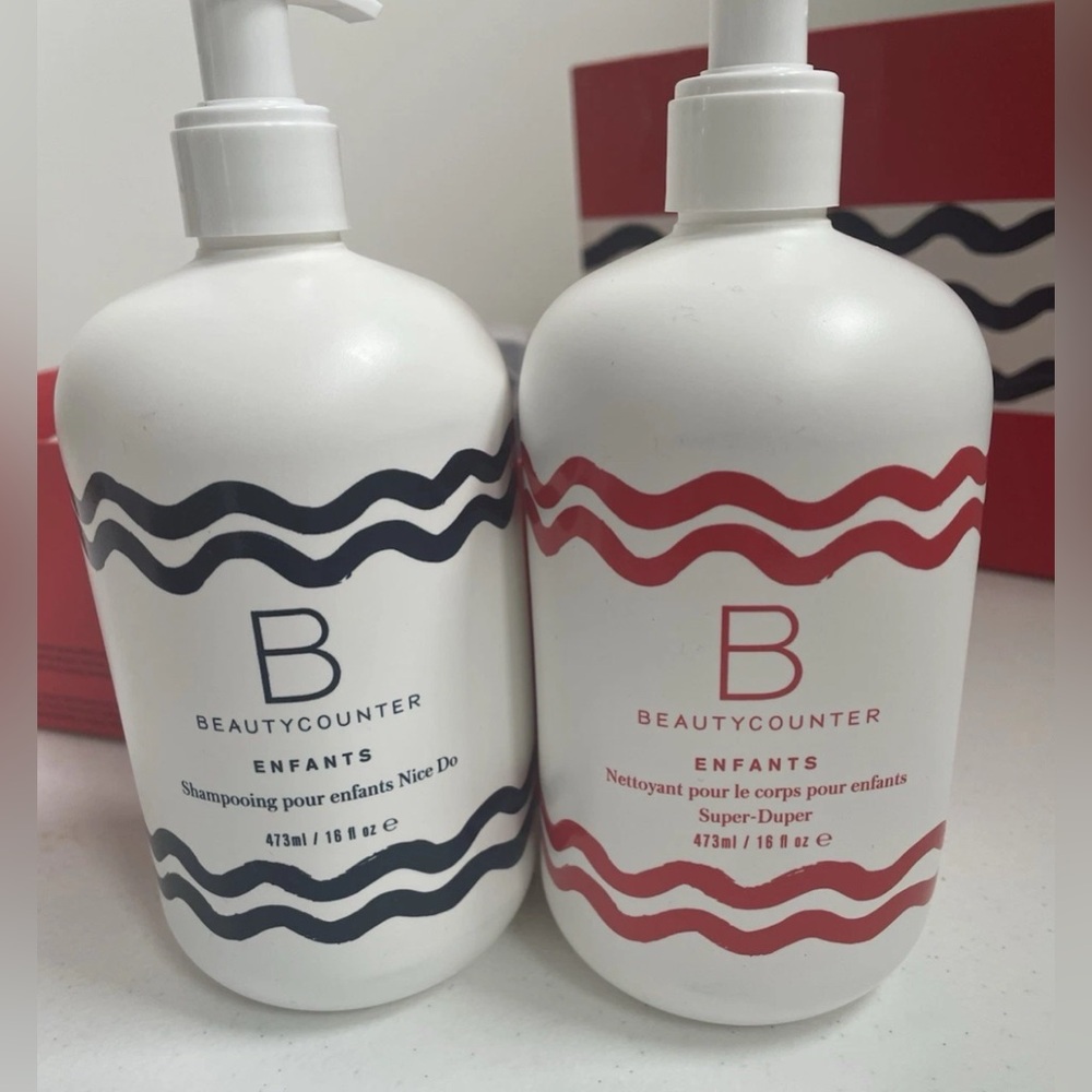 Beautycounter Splashtime Kid’s Set Gift NEW IN BOX + Towel - Picture 6 of 8